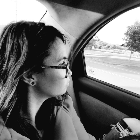 Meet your Posher, Ashlee - Picture 1 of 1